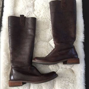 Woman’s Leather Boots